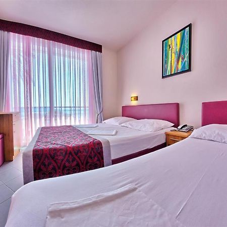 Hotel Sirena Подгора Екстер'єр фото