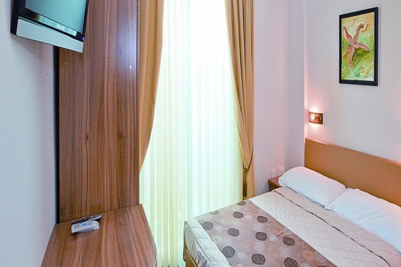 Hotel Sirena Подгора Екстер'єр фото