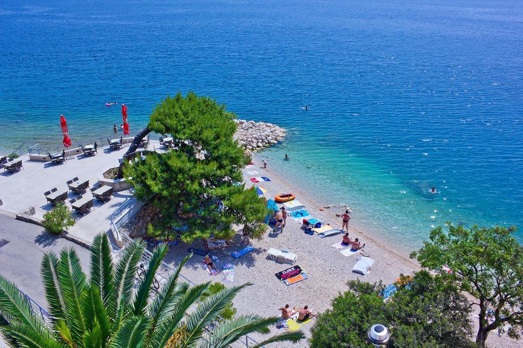 Hotel Sirena Подгора Екстер'єр фото