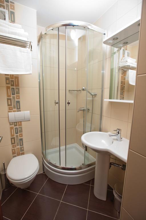 Hotel Sirena Подгора Екстер'єр фото