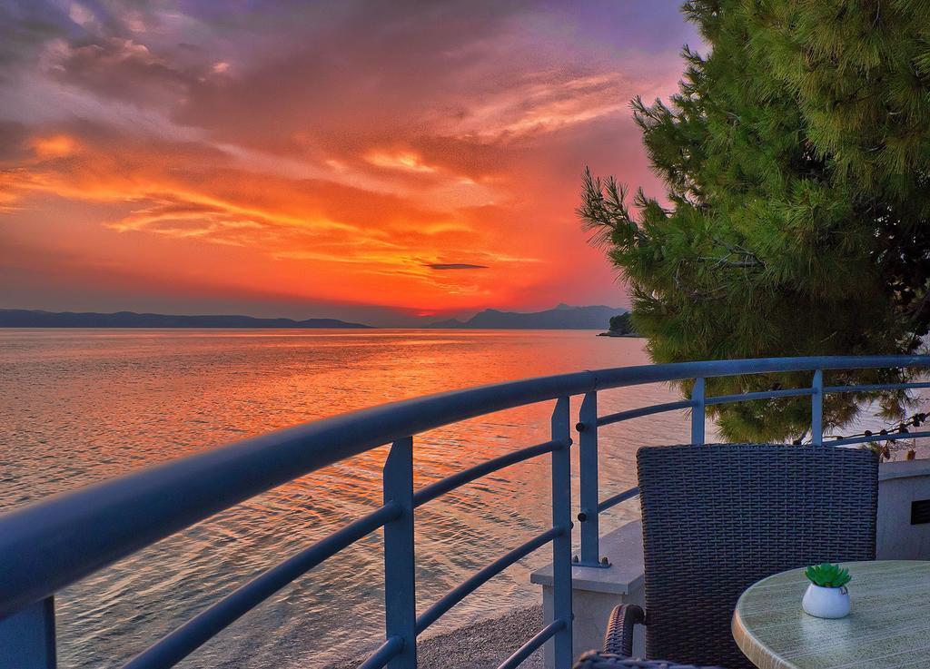 Hotel Sirena Подгора Екстер'єр фото